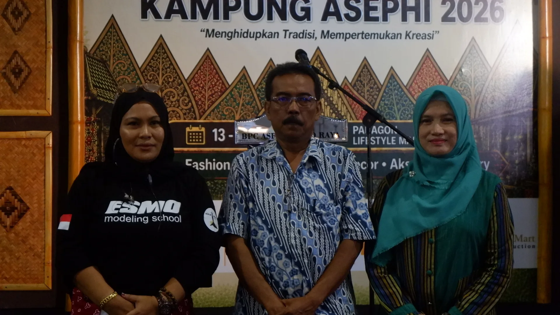 Panduan Lengkap Pakem & Filosofi Busana Adat Solo Basahan untuk Pementasan Tari Keraton